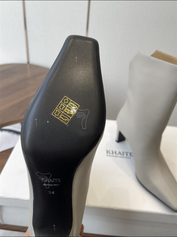 2025112817448360 390